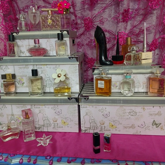 Help me, I'm poor! ๐ cleaning my REAL closet - Picture 3 of 6